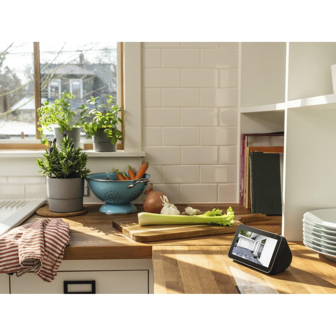 HAMA Kamera Zewnętrzna WiFi Full HD 1080p z Czujnikiem Ruchu, Noktowizorem, Komunikacją Dwukierunkową i Kompatybilnością z Google Assistant, Alexa