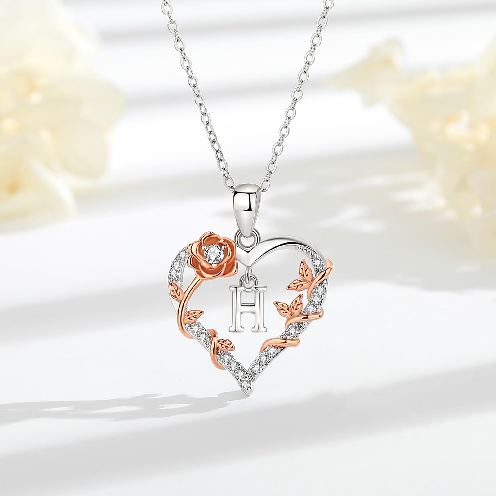 EUDORA Harmony Ball Collana con iniziali a Cuore Rosa per Donne, Lettera dalla A alla Z Collane con Iniziali dell'Alfabeto in Rame Placcato in Rodio Iniziali con Ciondolo Regali di Gioielli, 18"