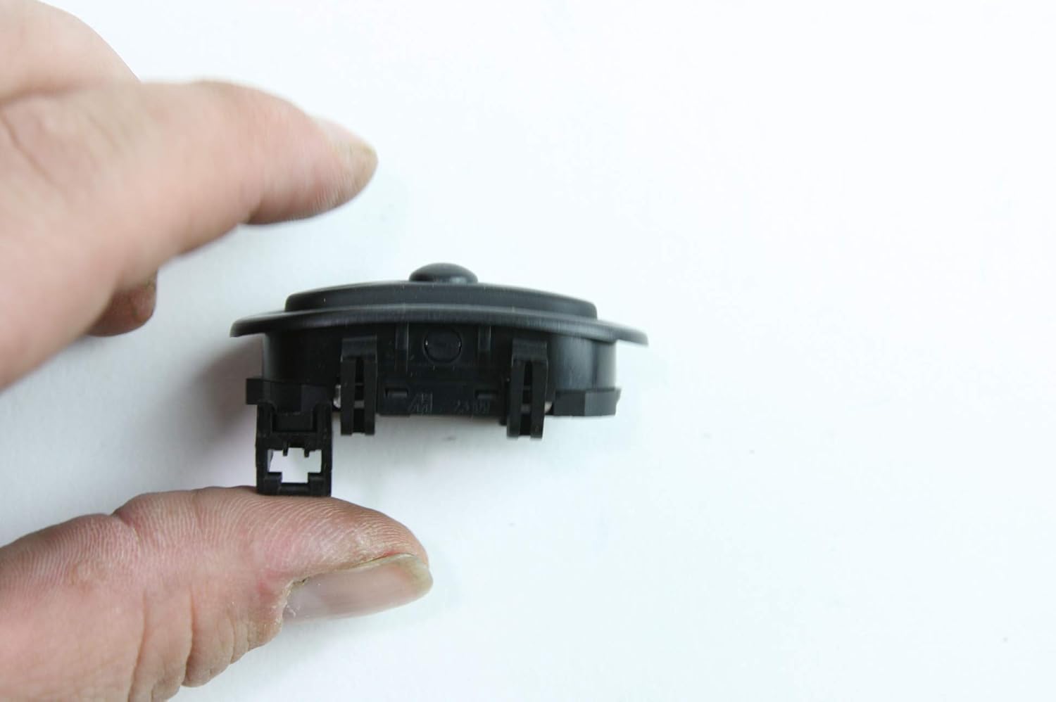Chrysler RADIO CONTROL Switch 4685729AB