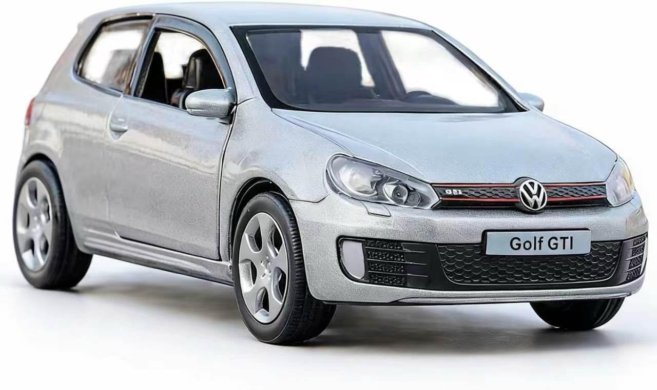 1:36 Volkswagen Golf GTI Toy Car, Diecast Pull Back Model Car, Doors Open, Collection Kids Toy for Aged 3 and up, Gift Silver