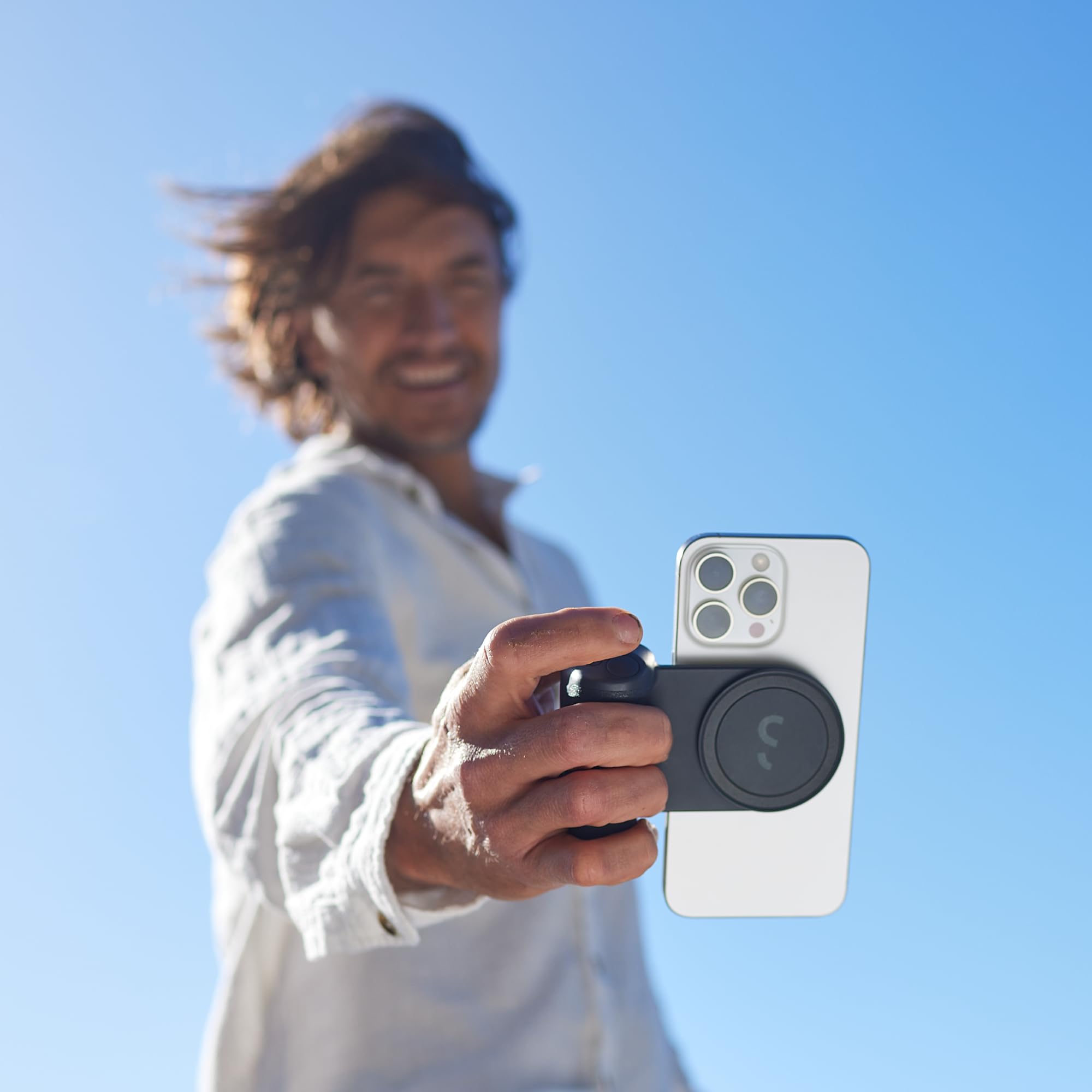 ShiftCam SnapGrip Pro - Agarre de batería móvil con botón de obturador inalámbrico - Soporte magnético ajustable - Batería externa con carga inalámbrica Qi