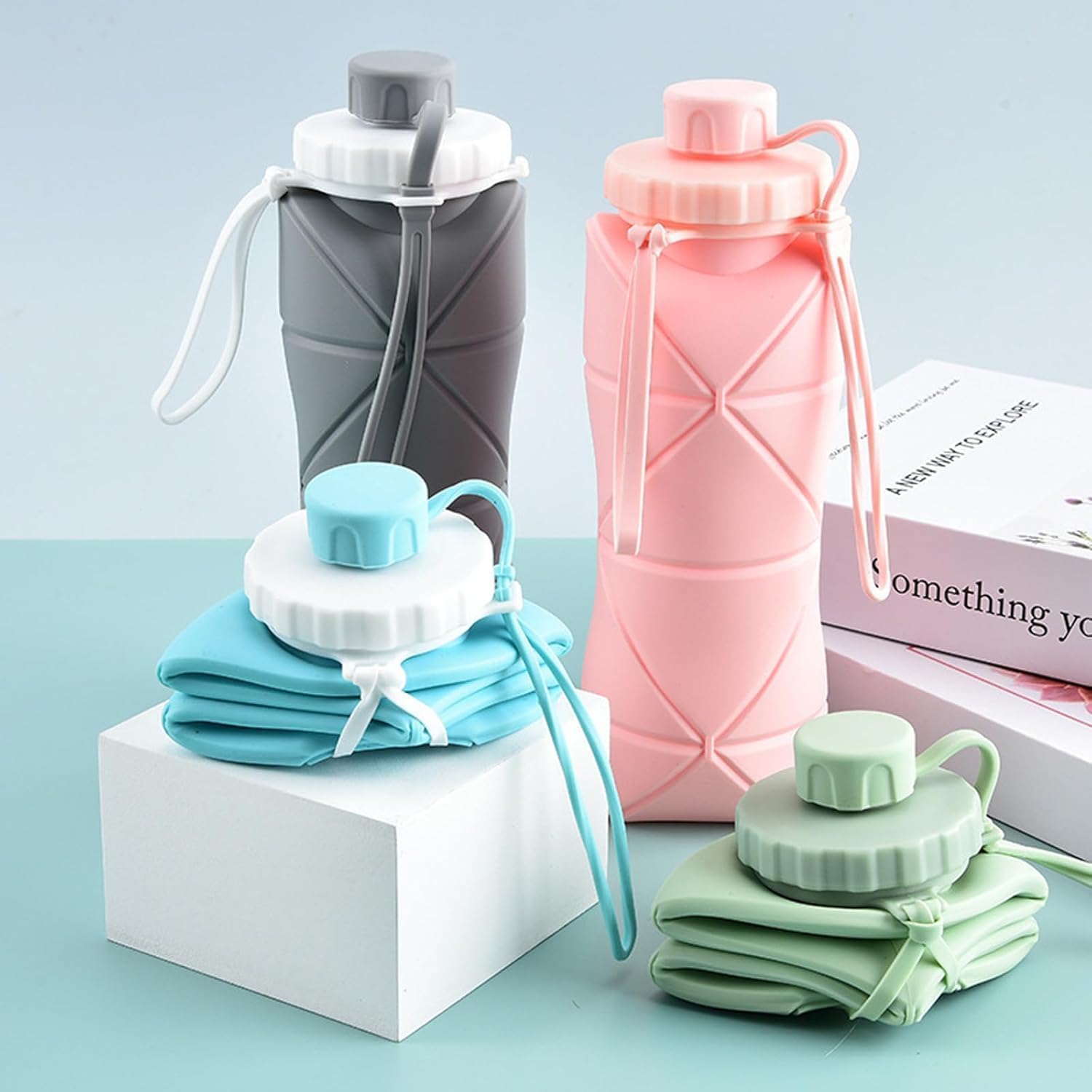 Folding Silicone Collapsible Water Bottles Portable Sports Bottle with Carabiner Clip Leak Proof, BPA Free Sippy Straw 600 ml