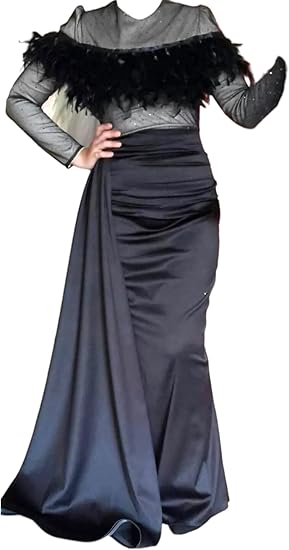 فستان ساتان اسود مع ريش للصدر