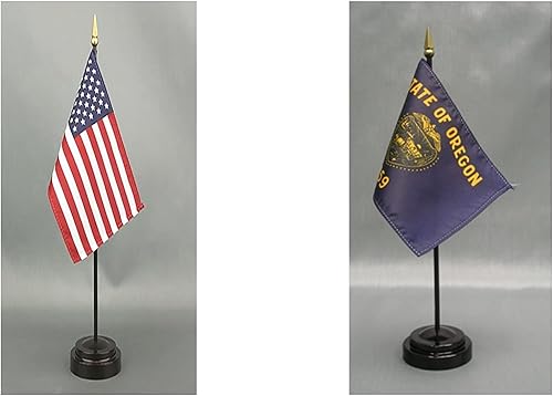Miniatura 10 de Fabricado en los Estados Unidos. Bandera miniatura de escritorio y mesa de 4 x 6 pulgadas, incluye 2 soportes de bandera y 2 pequeñas banderas de