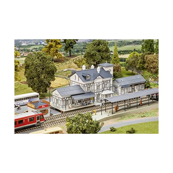Faller FA 190060 Aktions-Set Bahnhof Radebusch