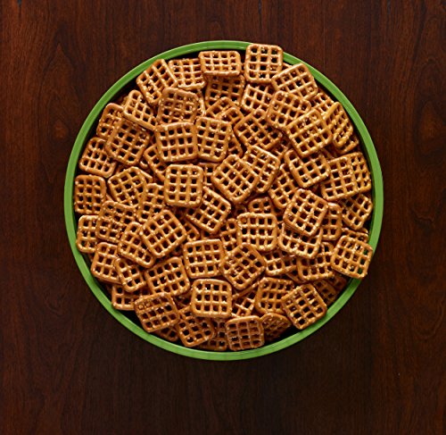 Image of Snyder's of Hanover Pretzel Snaps, 50 Ounce Canister