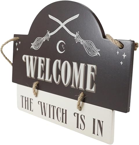 Miniatura 4 de Ebros Gift Halloween Witchcraft Wicca Occult Welcome The Witch Is In Crossed Escoba Crescent Moon Yute Cuerdas de cuerda de madera MDF para colgar