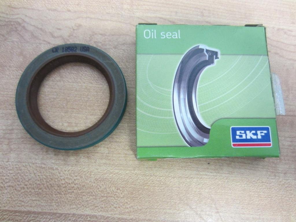CHICAGO RAWHIDE 18582 Oil Seal 2.6X1.5X.32IN