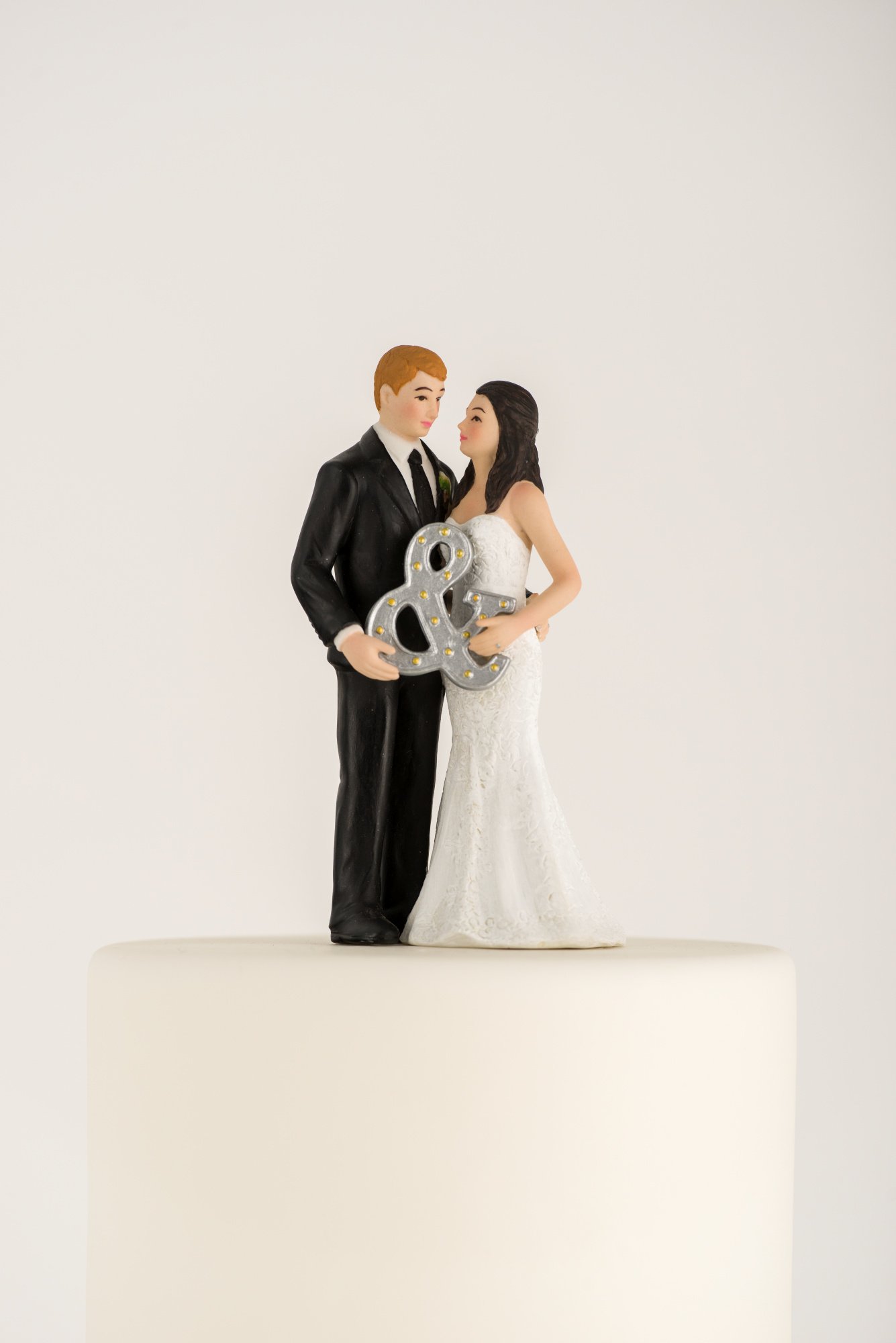 Tortenfigur zur Hochzeit Brautpaar Mrs. & Mr.