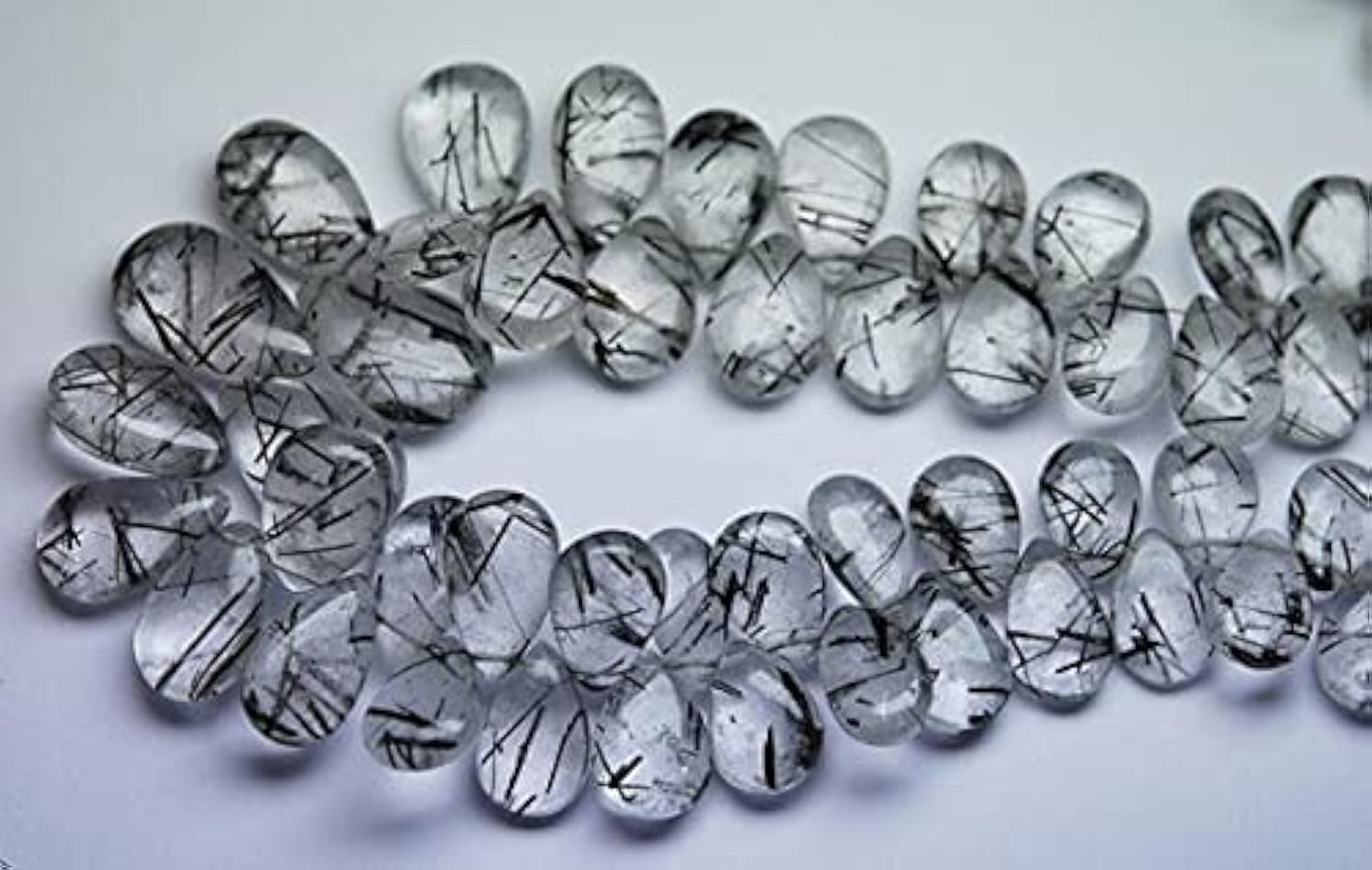 Quartz rutilé noir pour fabriquer vos bijoux bohèmes chic en pierres naturelles de 10''