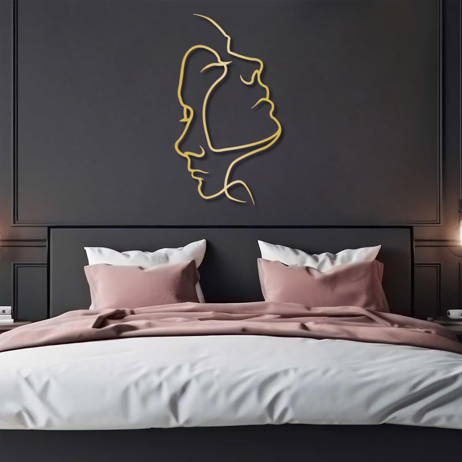 Décoration murale en métal dorée pour sublimer le mur de votre chambre