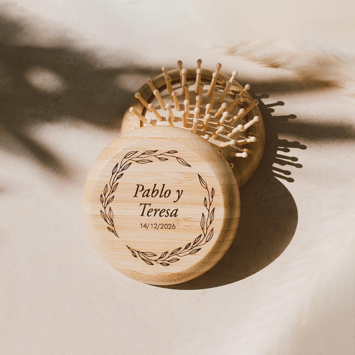 Peine madera natural con espejo personalizado boda – Pack de 15 Peines plegables con espejo de bolsillo, detalle invitados boda útil, regalo invitadas personalizado con nombre