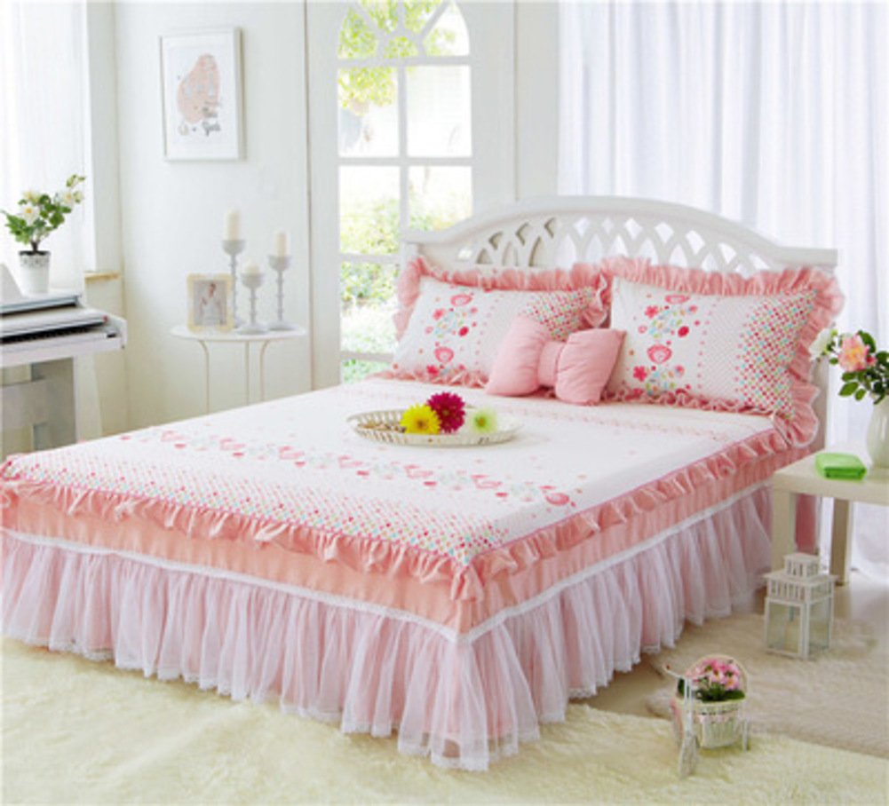 Jupe de lit en mousseline romantique pour une chambre cocooning