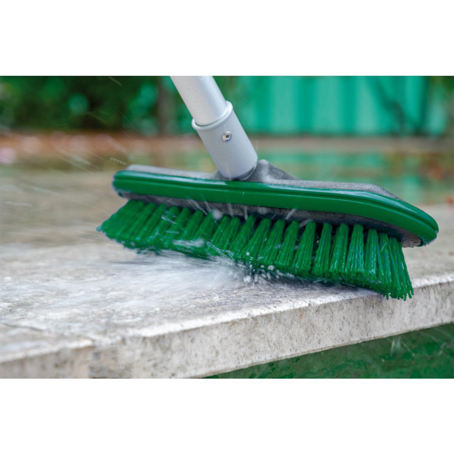 Balai Brosse de Nettoyage à Eau avec 2 brosses, Poil Dur et Poil Souple - Manche télescopique alu - Connectable au réseau d'eau
