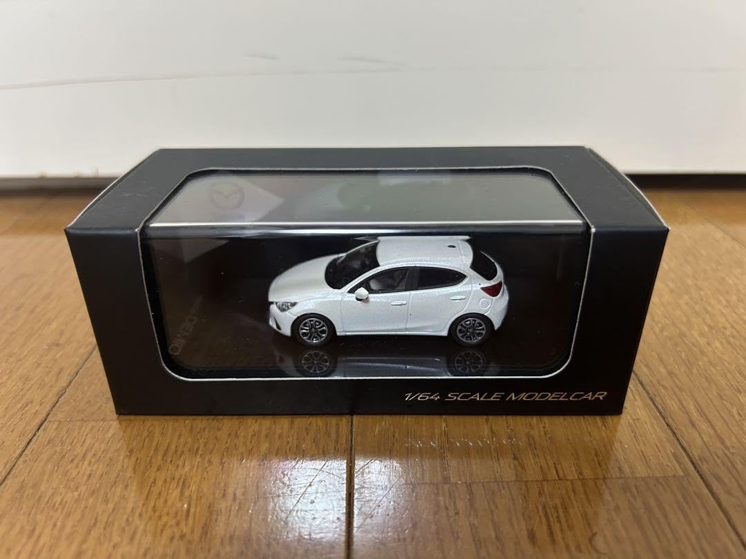 Amazon.co.jp: マツダ デミオ 白 164ミニカー : Toys & Games
