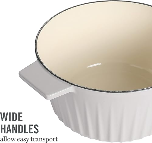 Vista 18 de Martha Stewart Eastholm - Horno holandés de hierro fundido esmaltado de 3 cuartos de galón, color azul Martha