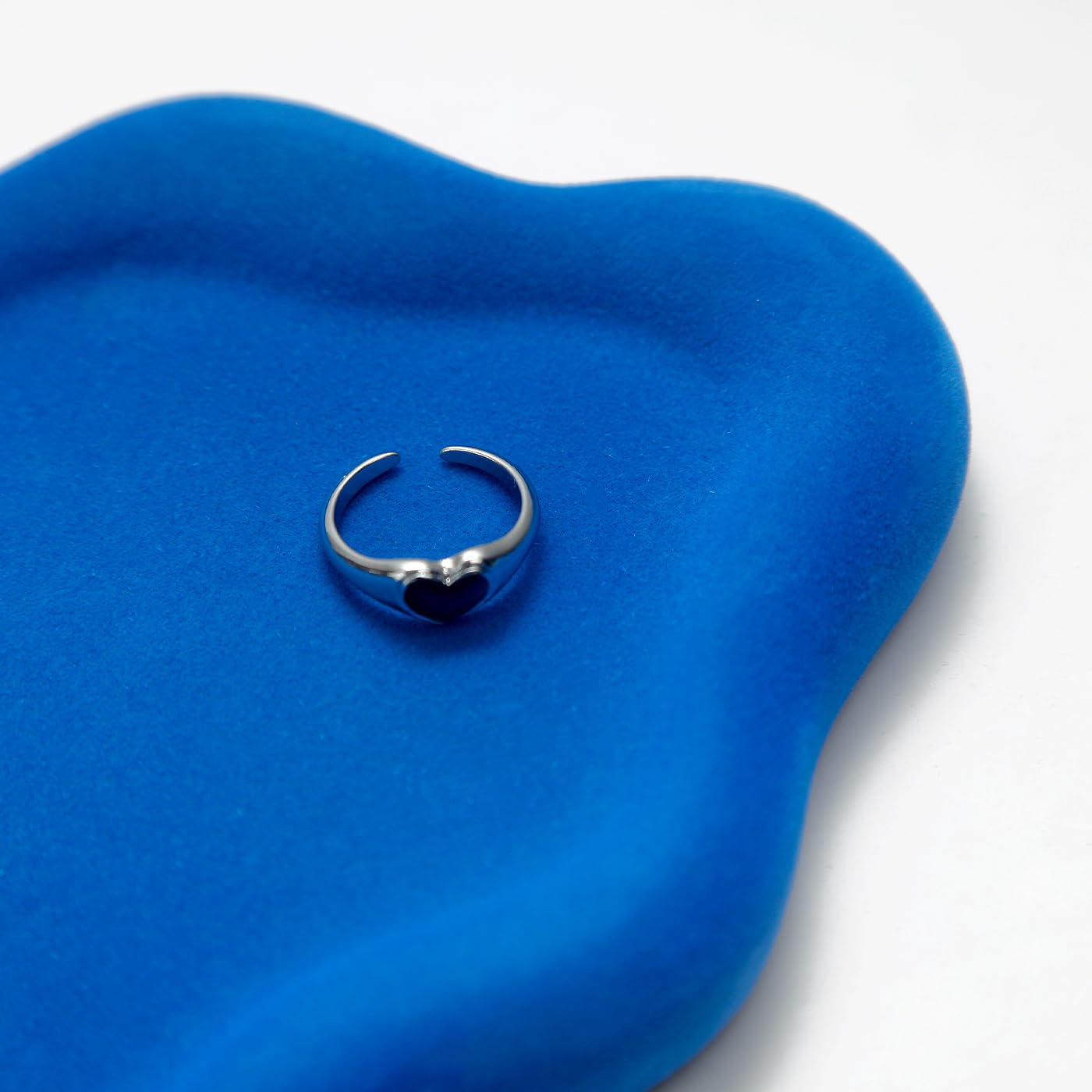 MDFAYE Jewelry Dish Trinket Tray for Women, Ring Dish Holder, Unique Cloud Shape Ceramic Plate Cute Things Vanity Aesthetic Room Decor Mother's Day Birthday ()