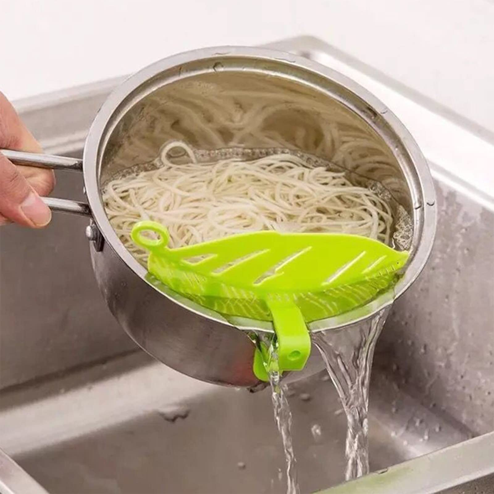 Zuasdvnk Colino per pasta in silicone, colino per pasta con clip sulla pentola, filtro in silicone per spaghetti alimentari, utensili da cucina per la casa, lavabile in lavastoviglie, resistente al