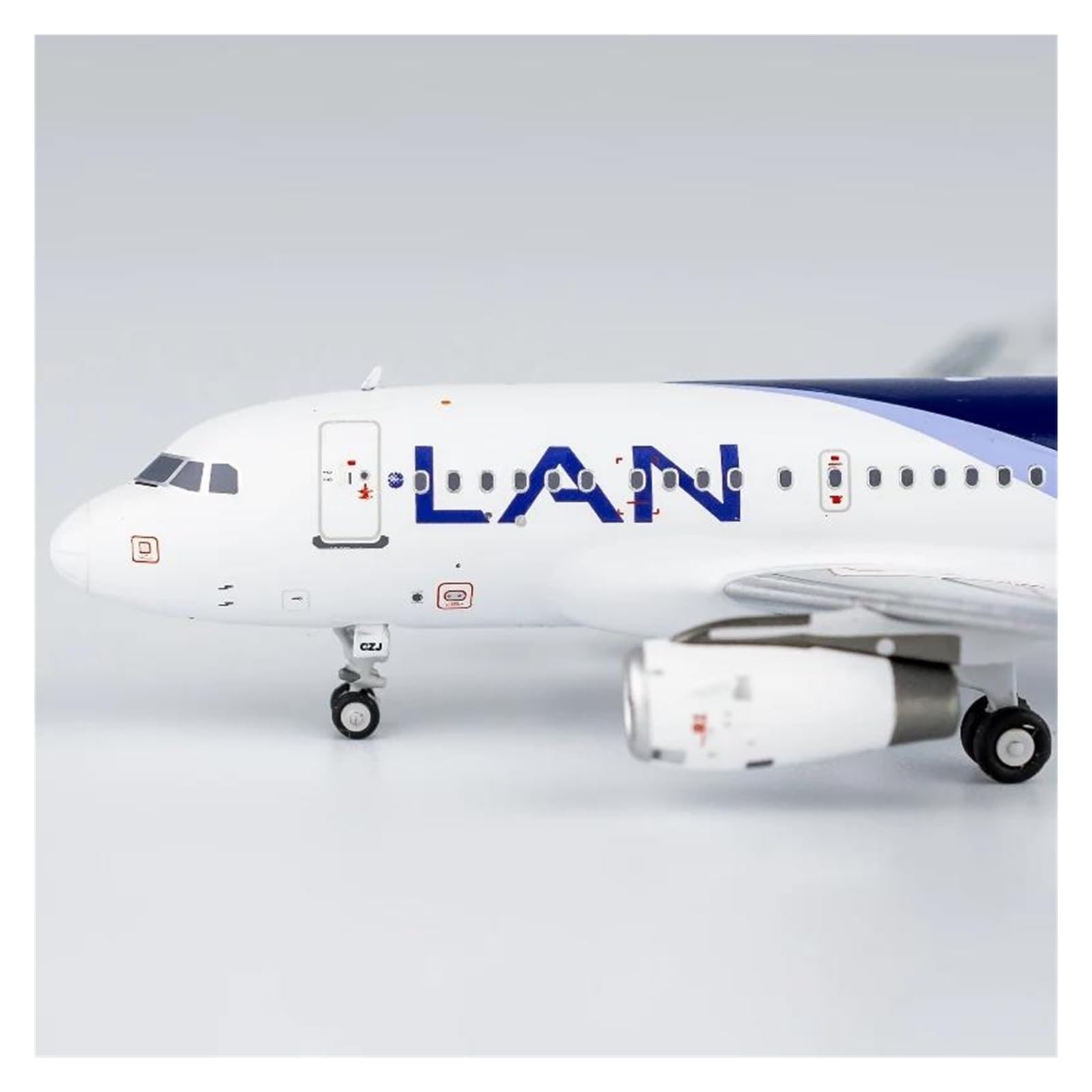 Amazon.co.jp: 飛行機模型飛行機おもちゃの飛行機模型 1:400 スケール