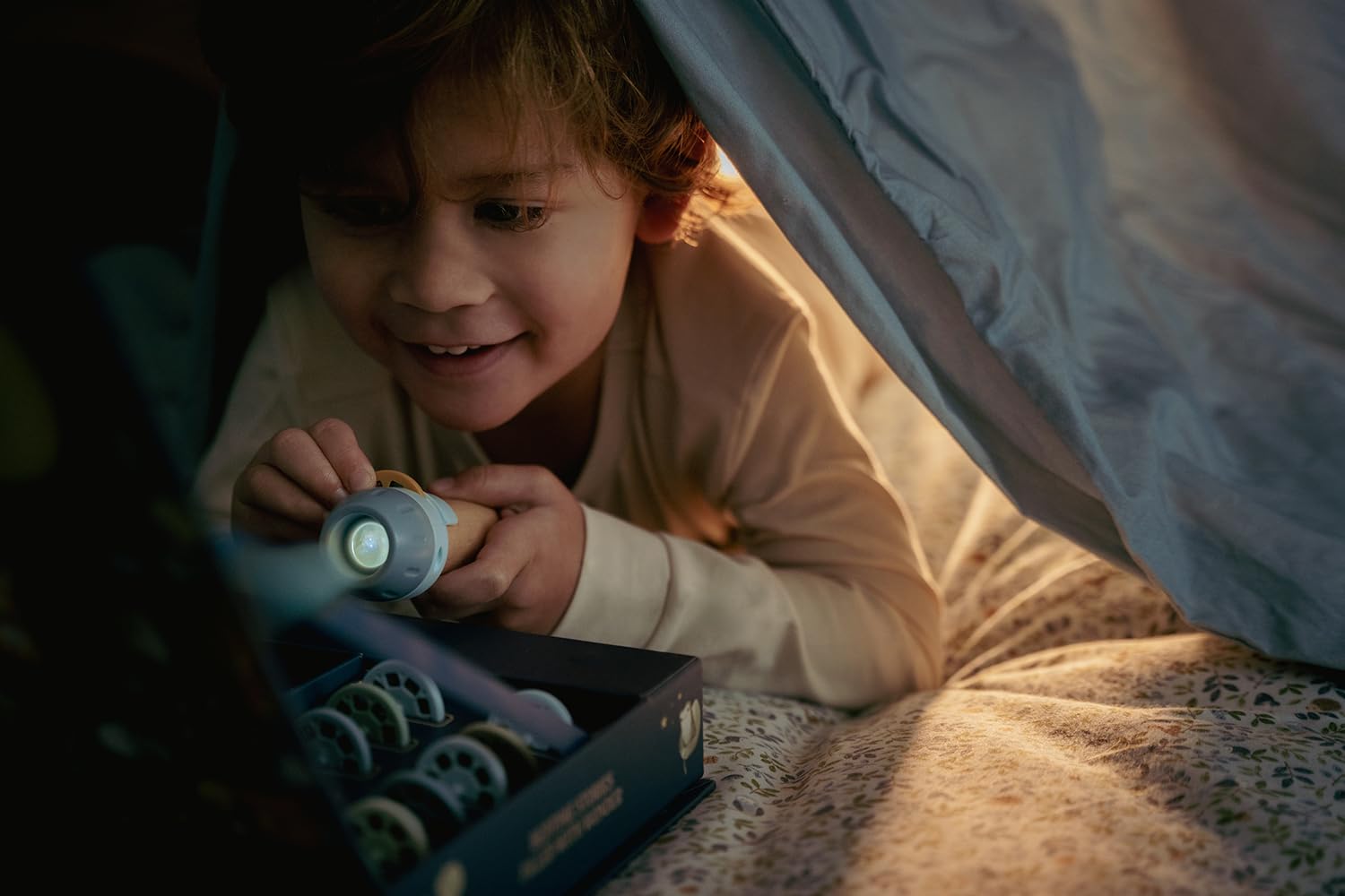 Little Dutch 4781 Proyector de linterna para niños cuentos de buenas noches - Forest Friends