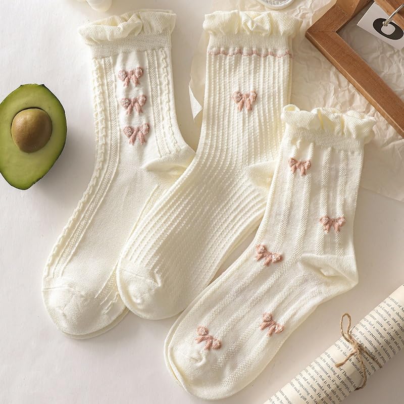 Image of 5 Pair Cute White Ruffle Ankle Socks - Women's Cottagecore Floral Crew Socks in Japanese Aesthetic Cotton