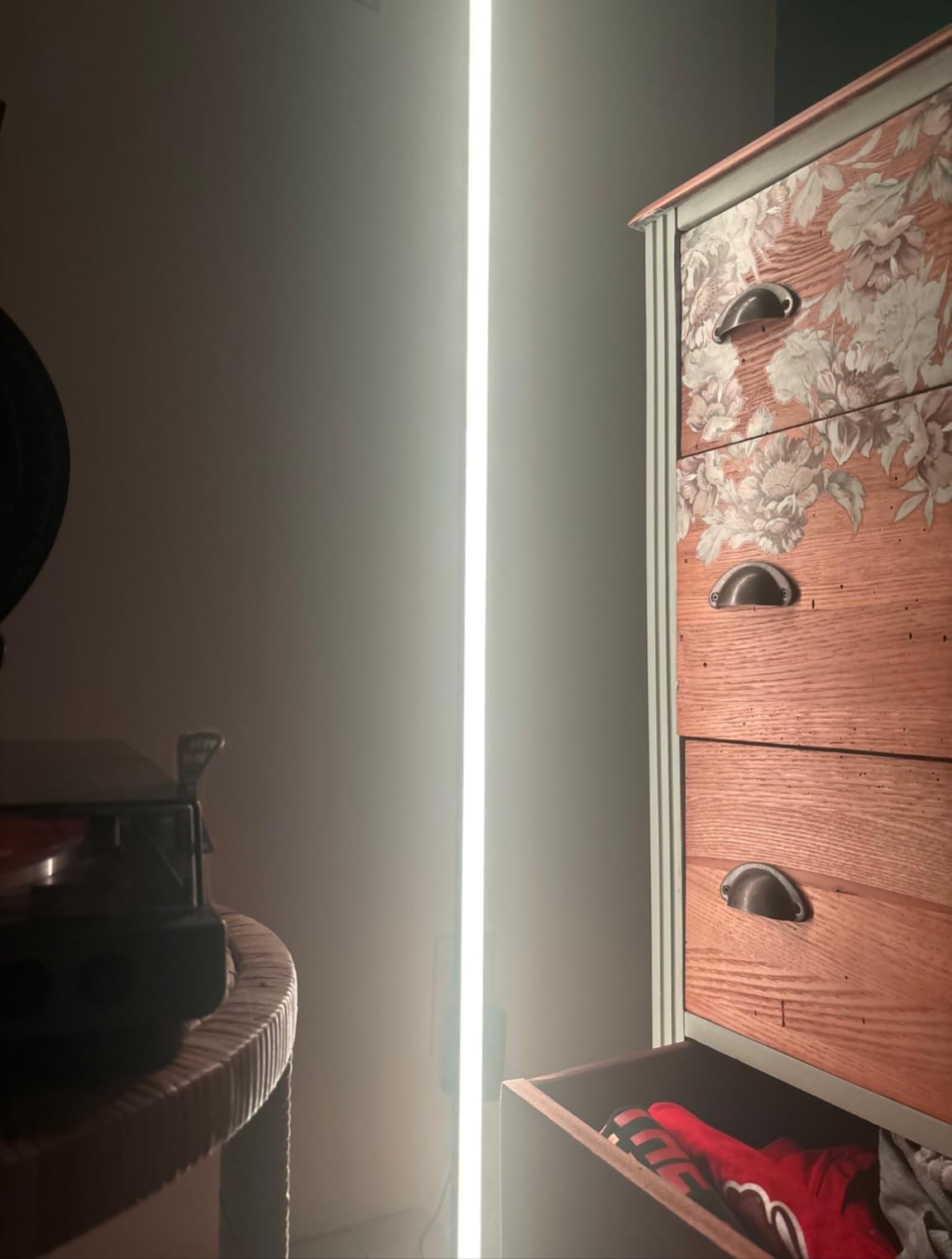 NEEWER NF01 1500lm Smart RGBW Corner Floor Lamp with 16 Million