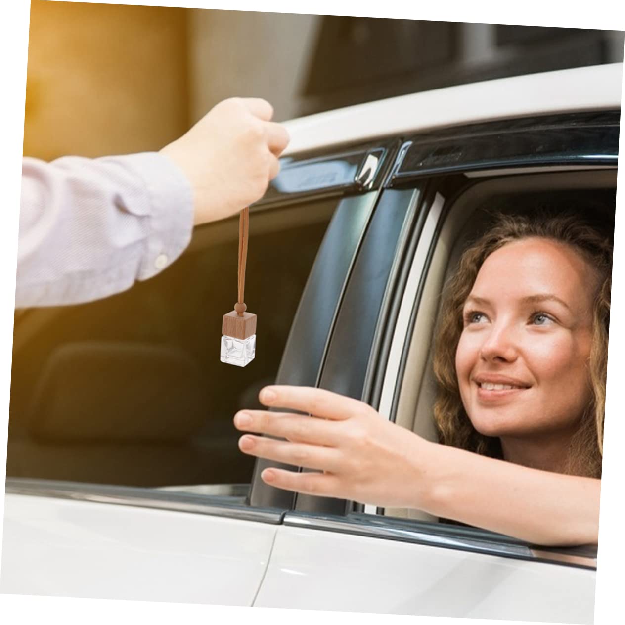 12stücke Teiliges Auto Duftflakon Mit Holzdeckel Aromatherapie Hängedekor Für Auto Büro Und Zuhause Glasflasche Für Individuelle Parfüm-duftkreationen