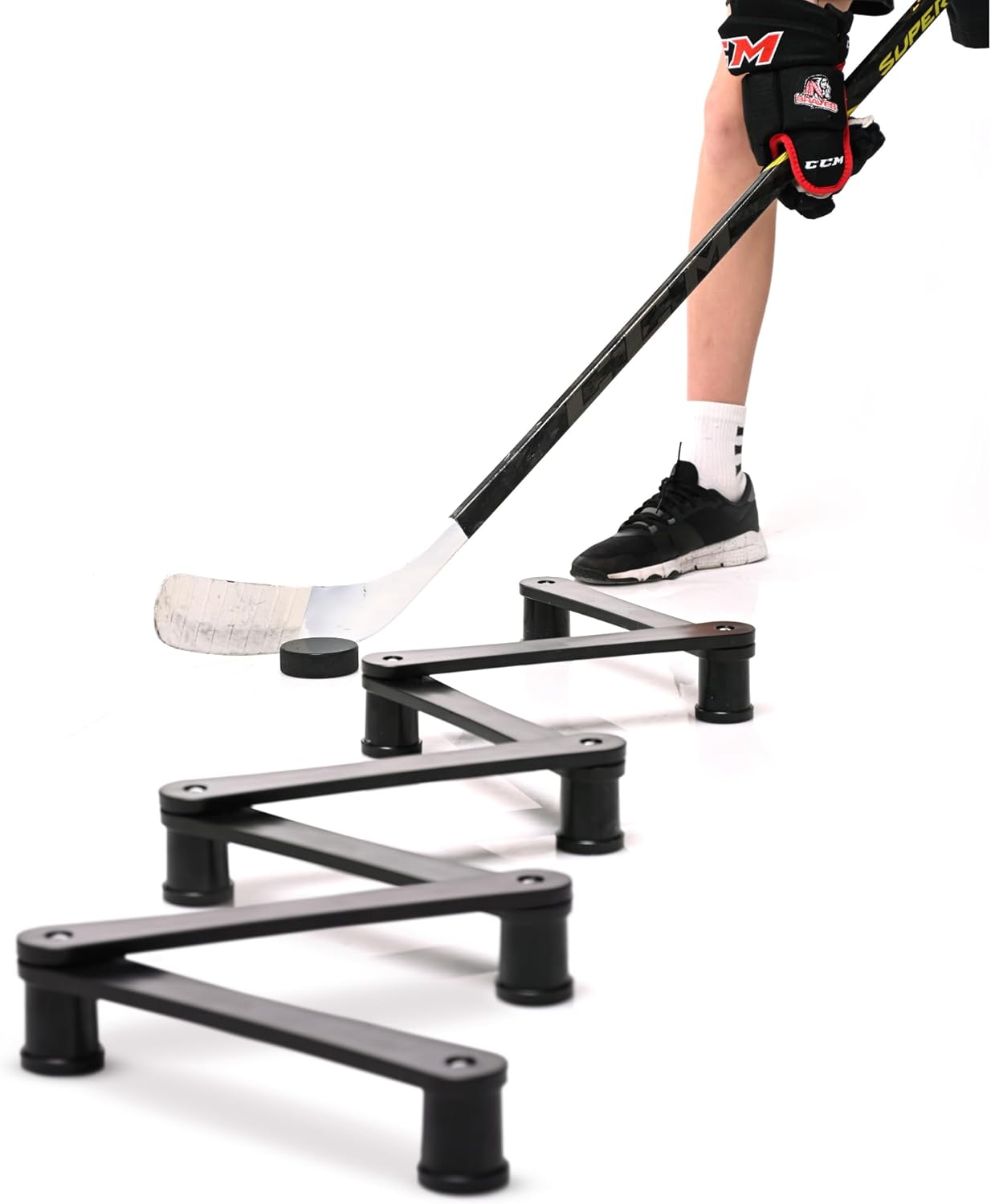 ACE HOCKEY The Snake Trainer - Lightweight Stickhandling Training Tool - Hockey Training Equipment for Puck Control, Reaction Time and Coordination - Portable, Durable and Adjustable