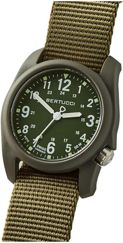 オイグルト30Days3p THREECの特別オーダーが生み出したオールブラックのコレクション