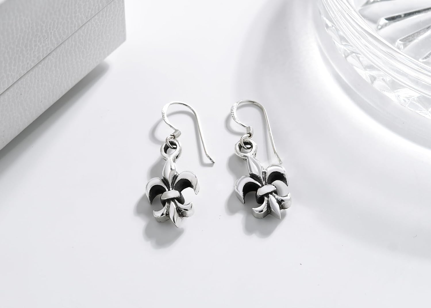AeraVida Symbolic Fleur De Lis or Lily Flower in .925 Sterling Silver Fishhook Dangle Earrings for Royalty and Signs and Symbols Inspired Fashion Accessories - Image 6