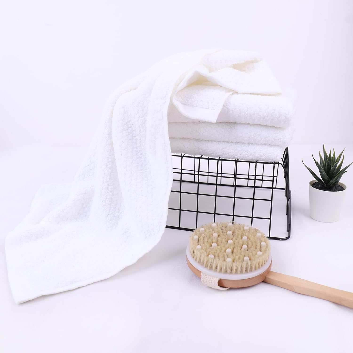 4-Piece Hand Towel Set: Extra Soft, Highly Absorbent & Quick-Drying – Suitable for Bathroom