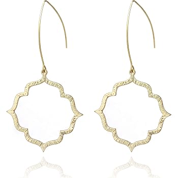 Amazon Com Pomina Textured Clover Drop Long Hook Earrings Floral Quatrefoil Jewelry