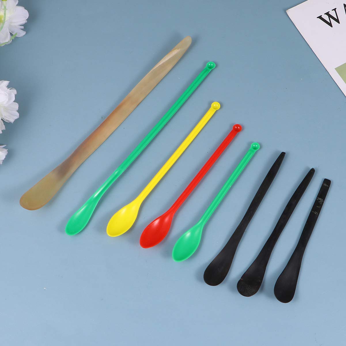 ABOOFAN 8pcs Plastic Reagent Sampling Spoon Set Laboratory Medicine Spoons for Experiment Use Heavy Duty and Heat Resistant Sampling Scoops Random Color