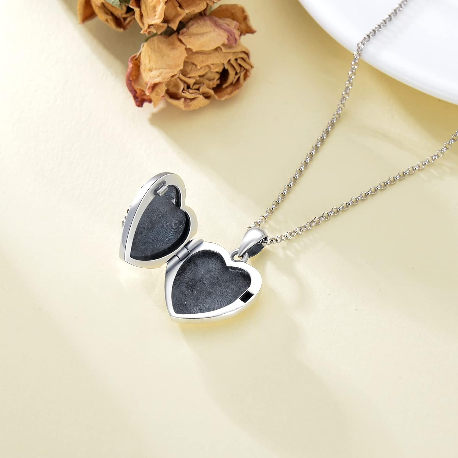 SISGEM S925 Sterling Sliver Customized Locket Pendant Necklace That Hold Pictures for Women, Personalized Photo Locket Necklace Jewerly Gifts Birthday Christmas