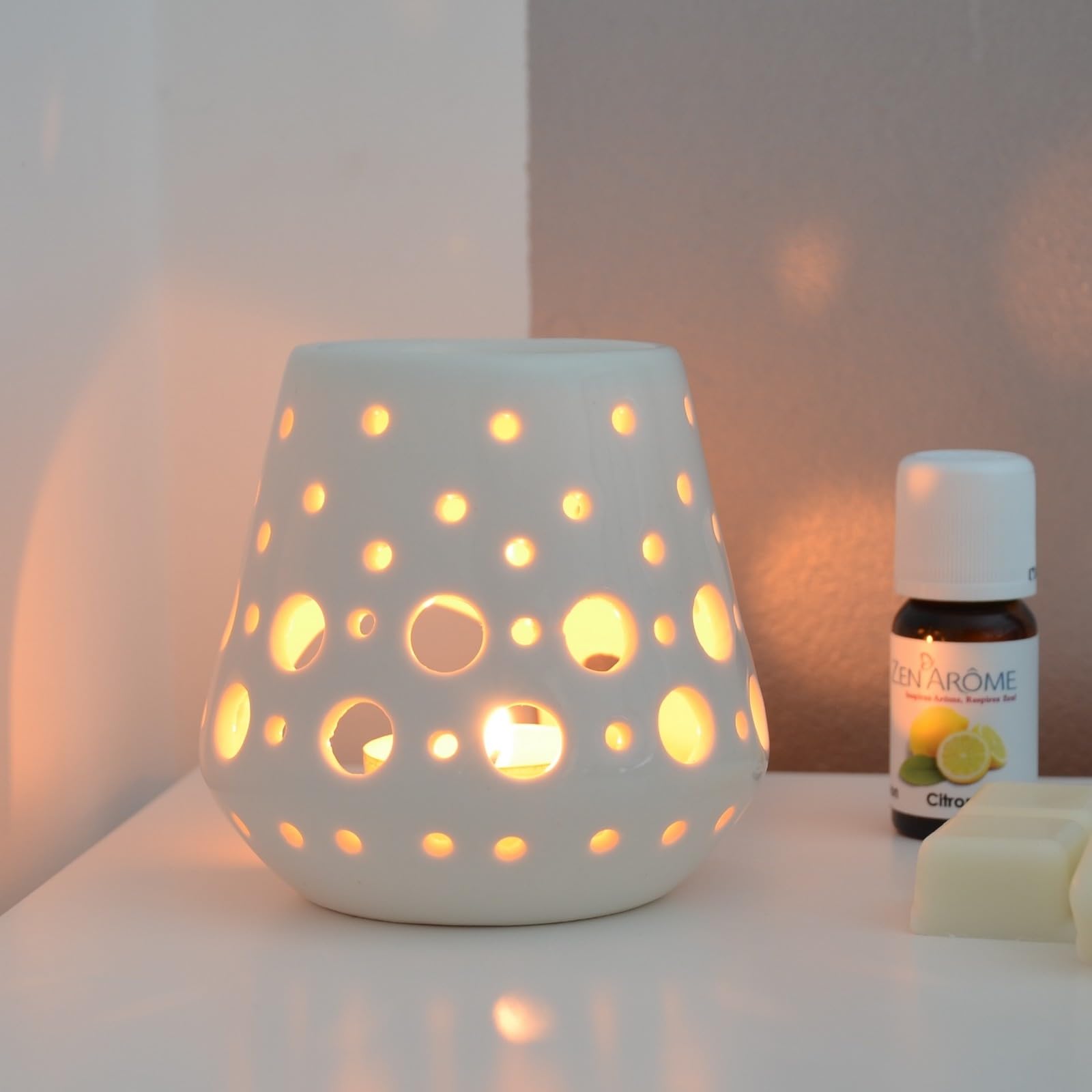Zen'Arôme - Quemador de Perfume, Cera aromática, difusor para aceites y fragancias, portavelas, aromaterapia, de cerámica con proyección de luz, 9 cm de Alto, Color Blanco