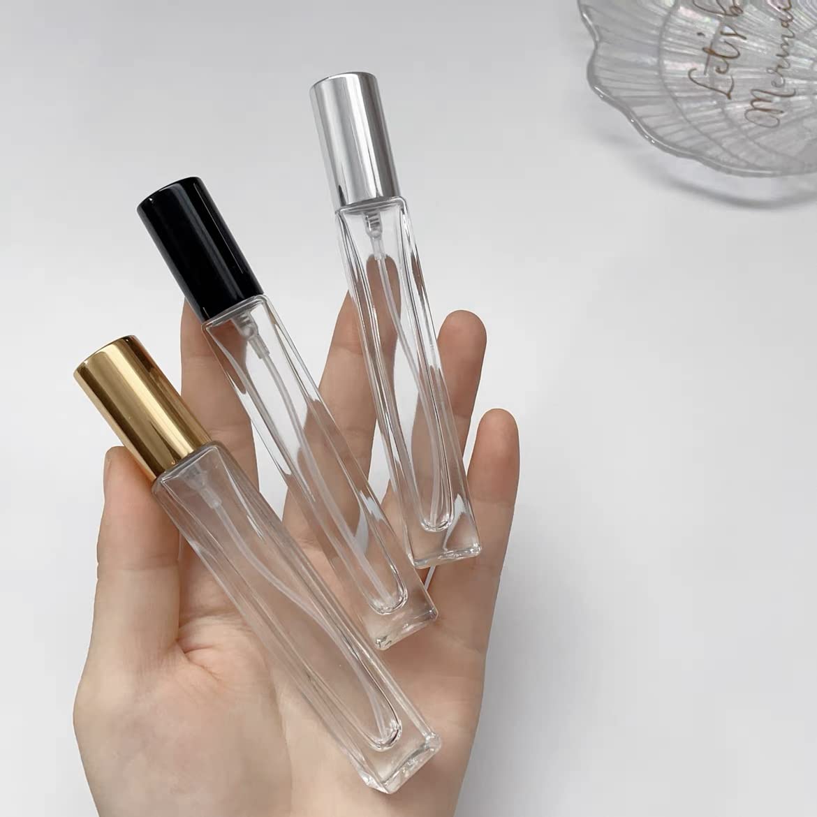 24 Pezzi 10ml Quadrato Vuoto Bottiglie Atomizzatore Vetro Trasparente di Profumo con Tappi Oro di Profumo flacone spray Con Sprayer per Vita Quotidiana