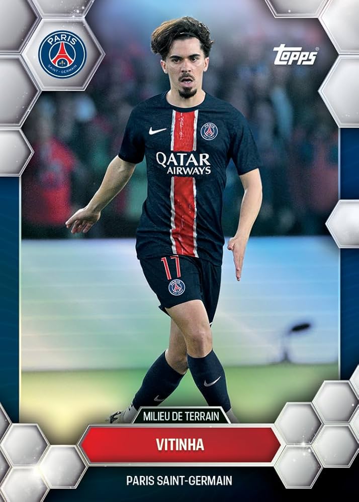 パリ・サンジェルマン　PSG　24/25　フォース　CL仕様　3点セット Amazon.co.jp: Topps Paris Saint-Germain Fan Set 2024-25 パリ