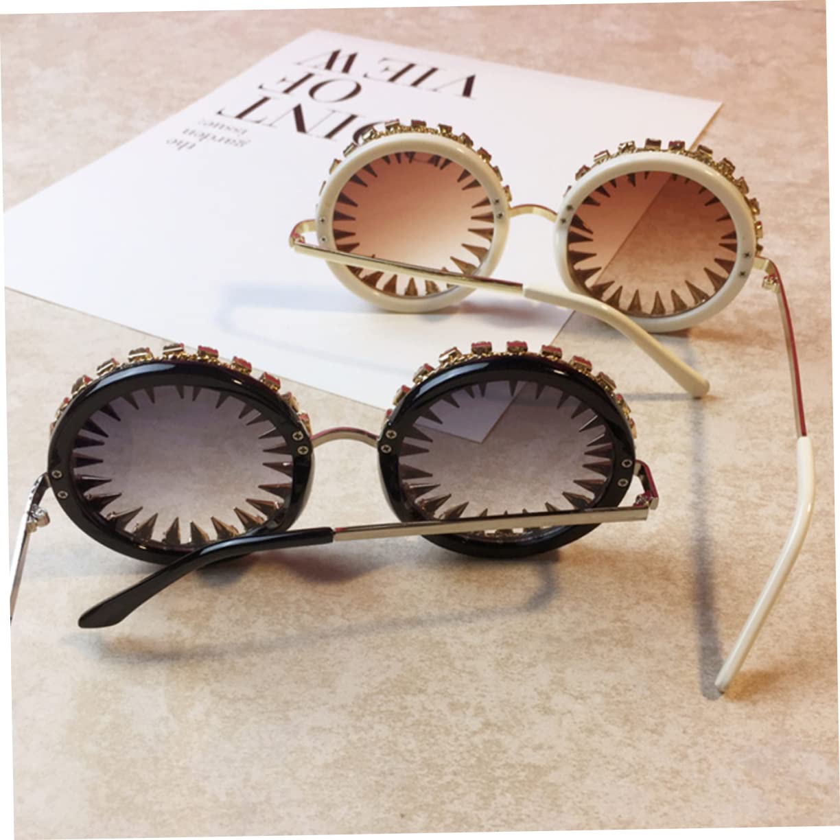 Occhiali da sole sunglasses occhiali per occhiali futuri occhiali leggeri occhiali a LED occhiali retrò occhiali rivettati PC Black