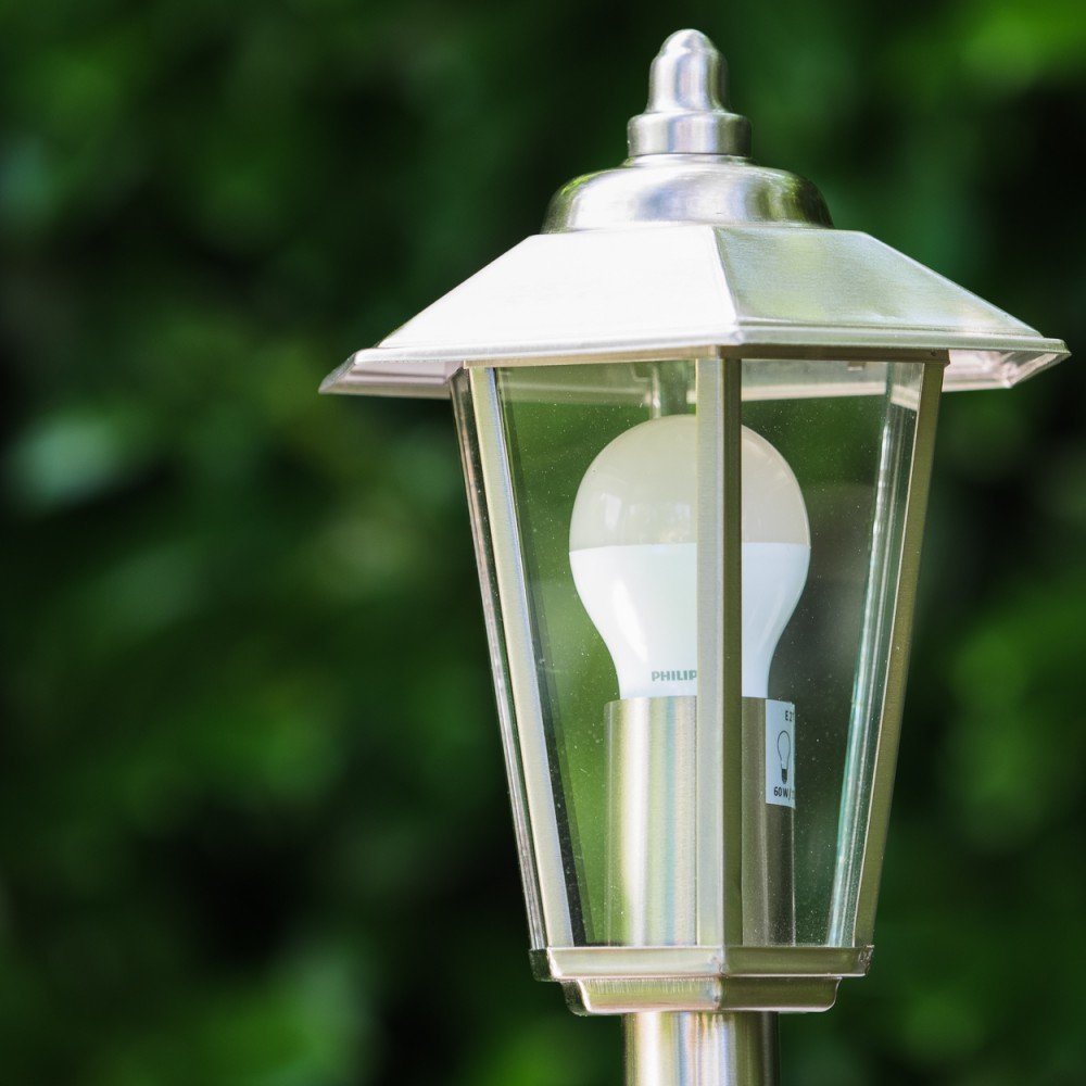 HOFSTEIN Außenleuchte Moskau, Außenstehleuchte aus Metall/Glas in Edelstahl gebürstet/Klar, Wegeleuchte im modernen Design für Garten, Außenbereich, Hof, Terrasse, 105 cm, E27, IP44