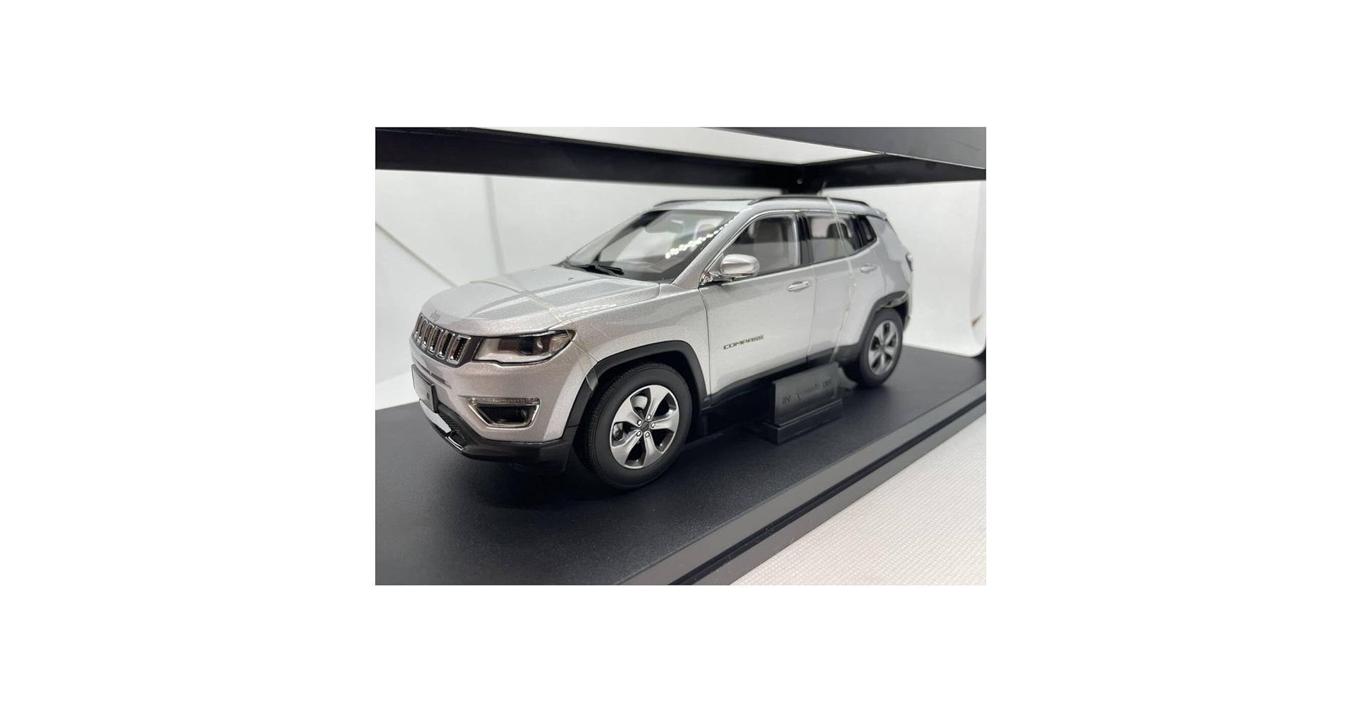 701-010 GAC FCA 1/18 ジープ コンパス JEEP シルバー Amazon.co.jp: GAC FCA 1/18 ジープ コンパス COMPASS シルバー
