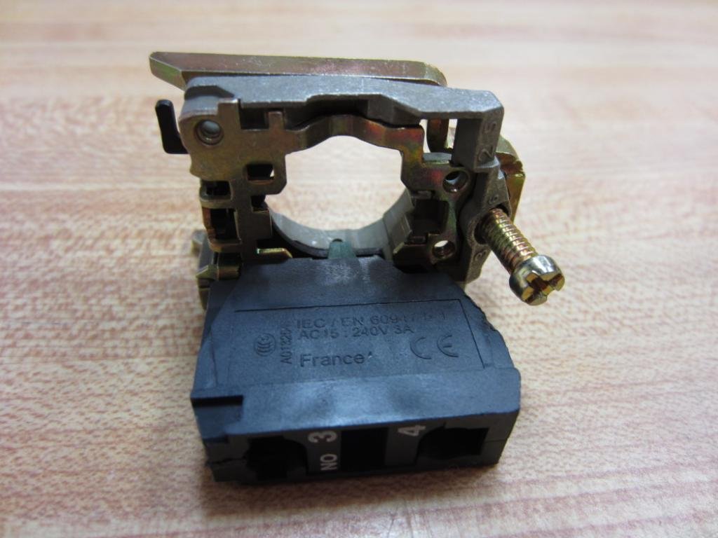 Contact block rear view