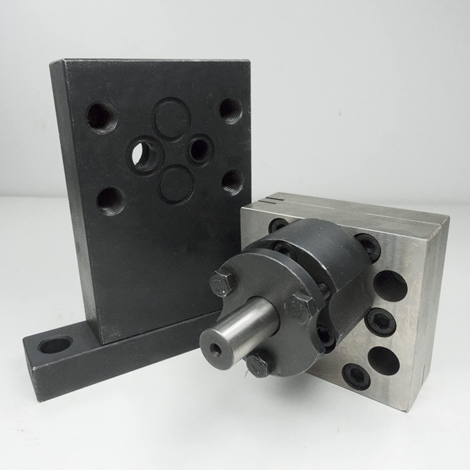 CIXIFM High Precision AB PU Glue Dispensing polylactic Acid Epoxy Resin Gear Metering Pump Dosing Pump Injection Glue Chemical High Viscosity Gear Pump Customized (0~180? 2.4CC/R+Mounting Plate)