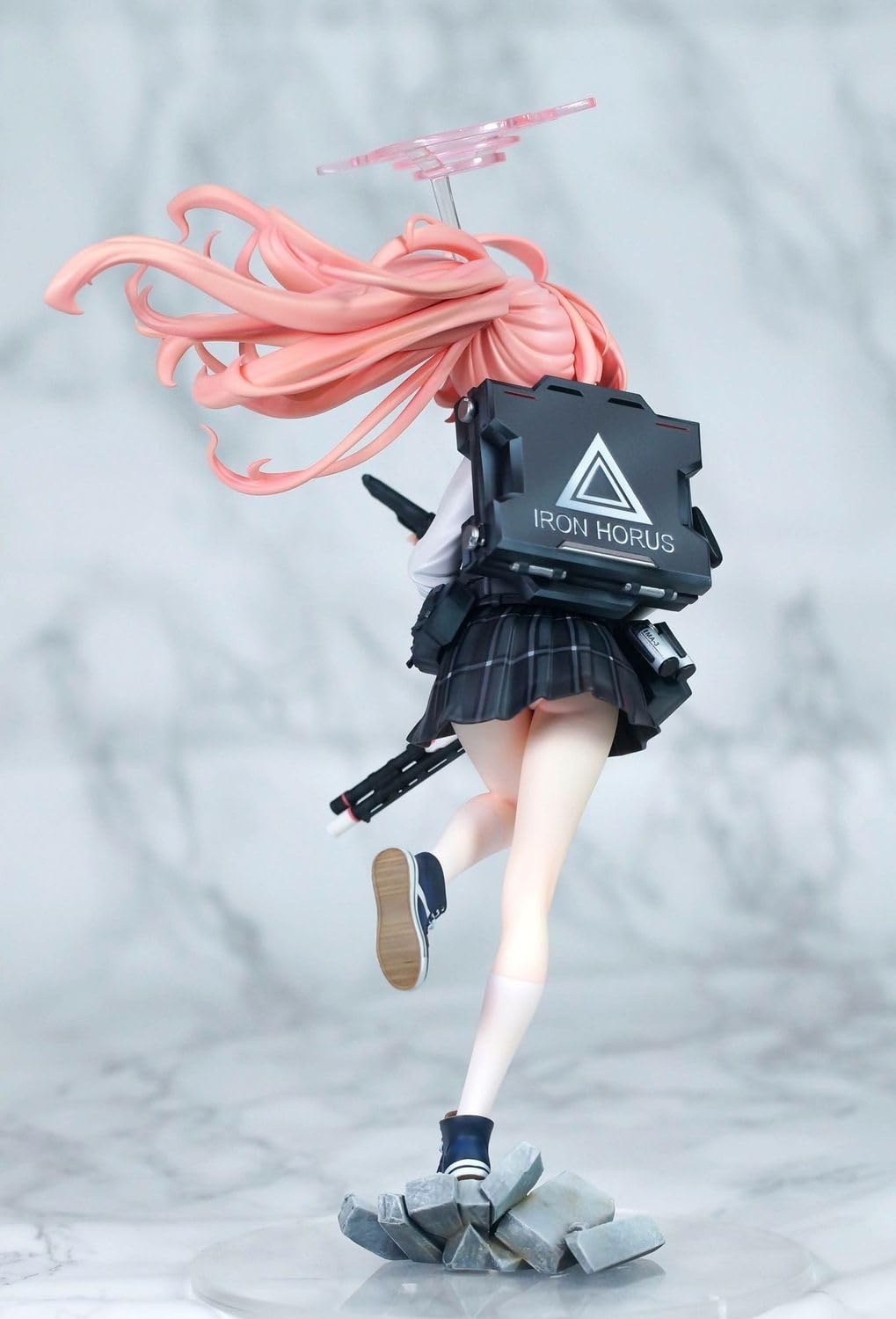 Amazon.co.jp: 白組み レ ブルーアーカイブ ホシノ(臨戦) 1/7スケール