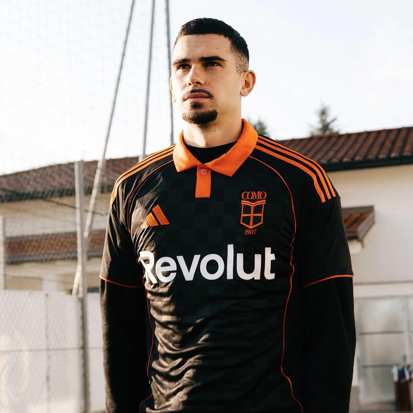 COMO 1907 Maglia Gara Third Ufficiale Stagione 2025/26. Terza Jersey Calcio Design Esclusivo Tessuto Tecnico Traspirante e Stemma Club Originale. Abbigliamento Sportivo e Lifestyle