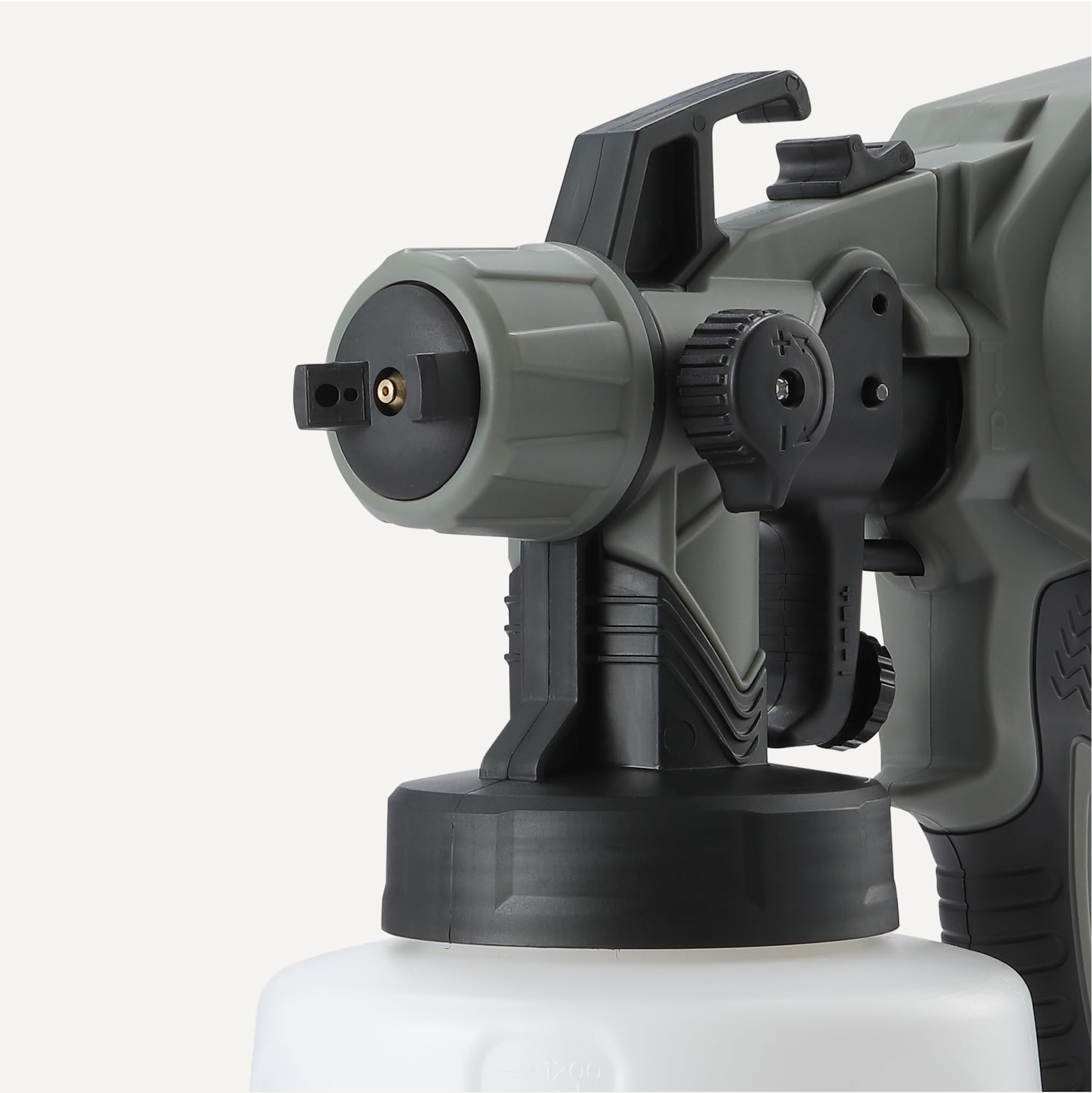 Amazon Basics Pistolet Pulvérisateur Électrique 700W avec Réservoir de 1.200ml, 4 Buses et 3 Modes de Pulvérisation, pour Intérieur et Extérieur, Gris