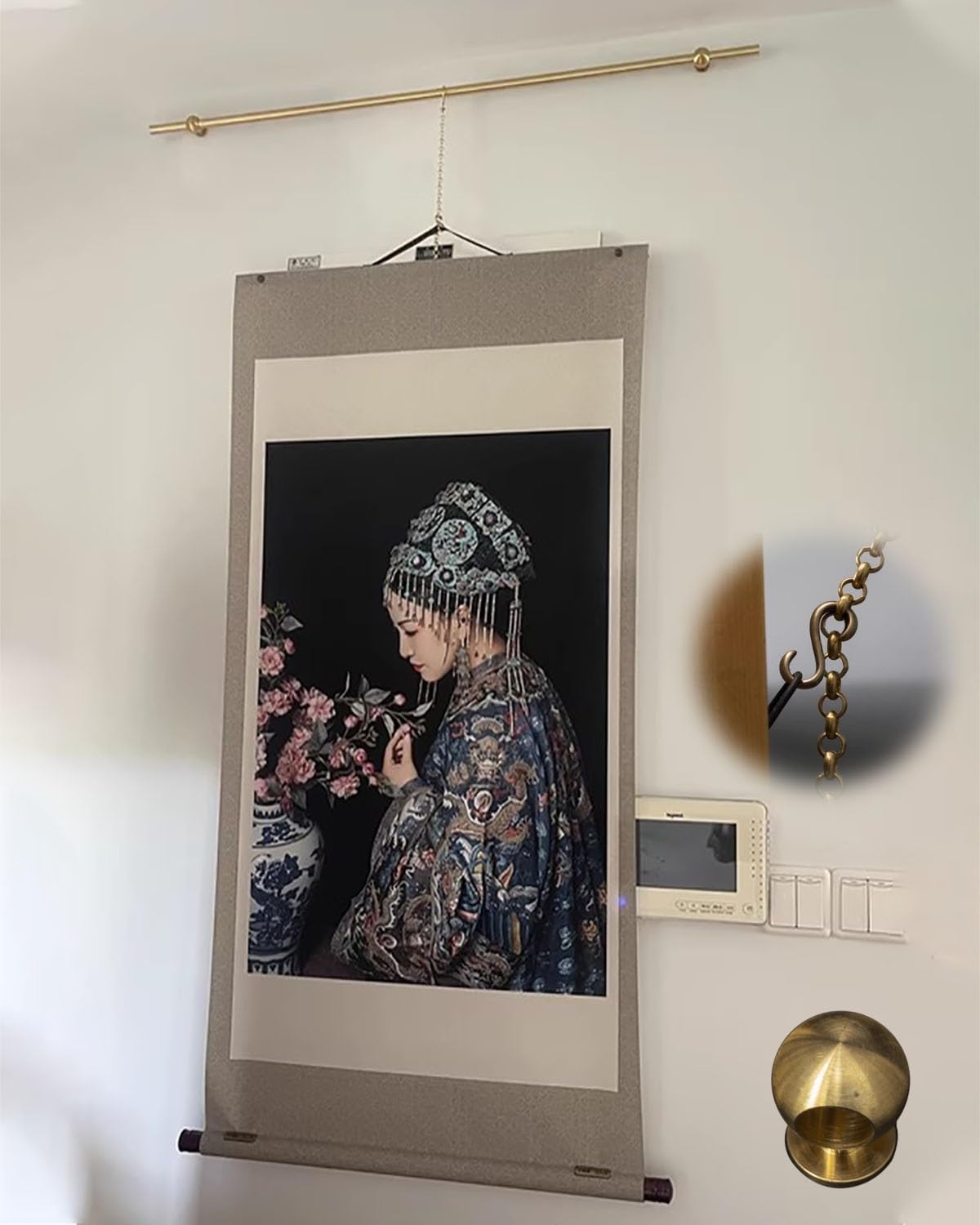 Riel para colgar cuadros en galerías de arte y salones modernos con paredes de hormigón