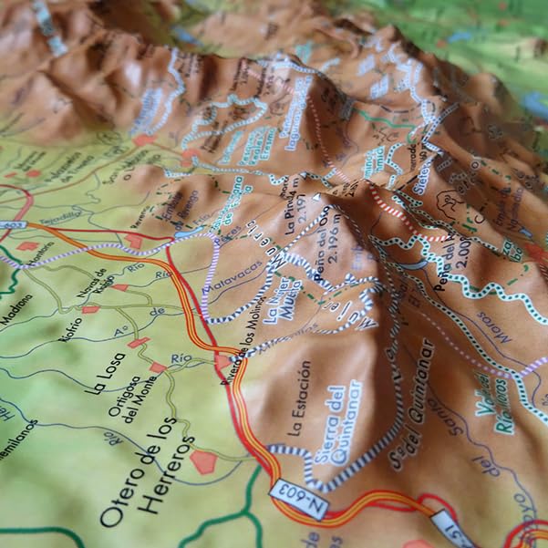 Mapa en relieve Sierra de Guadarrama. Escala 1:250.000, 45x32 cm