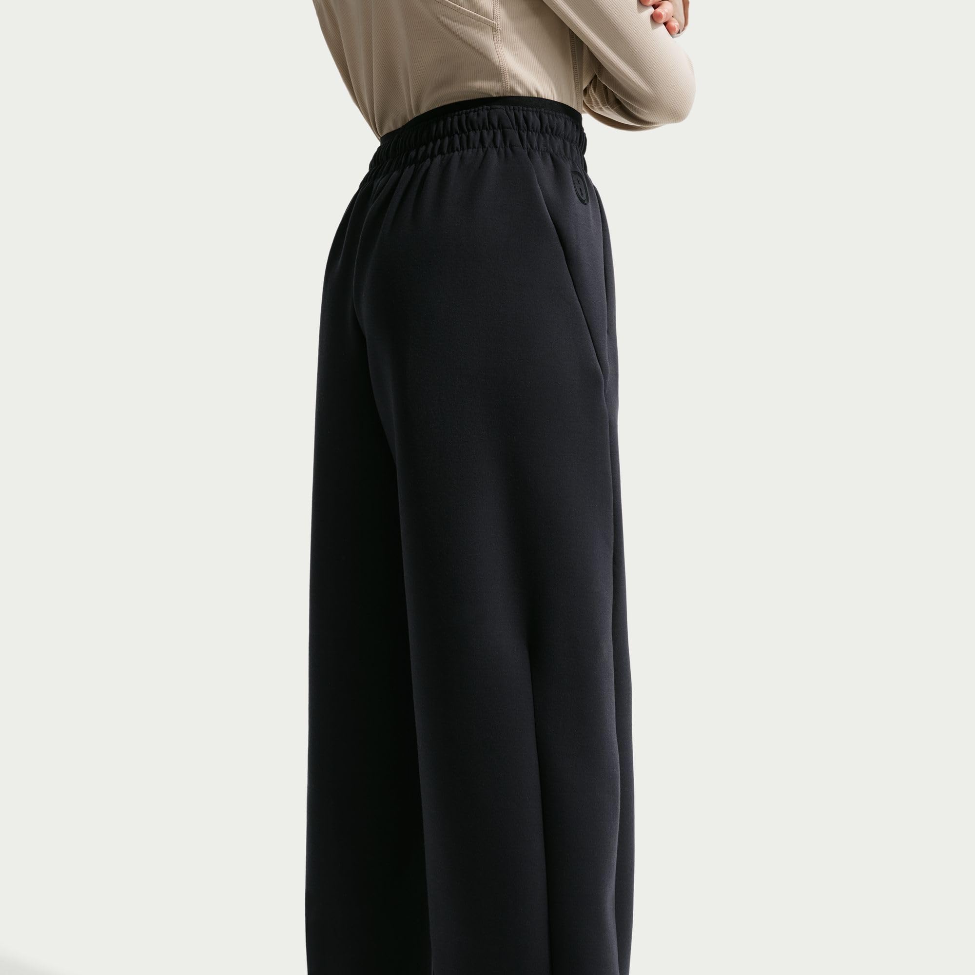 NIKE MAVN Strickhose mit Therma-FIT-Technologie und hohem Bund für Mädchen, IM1764