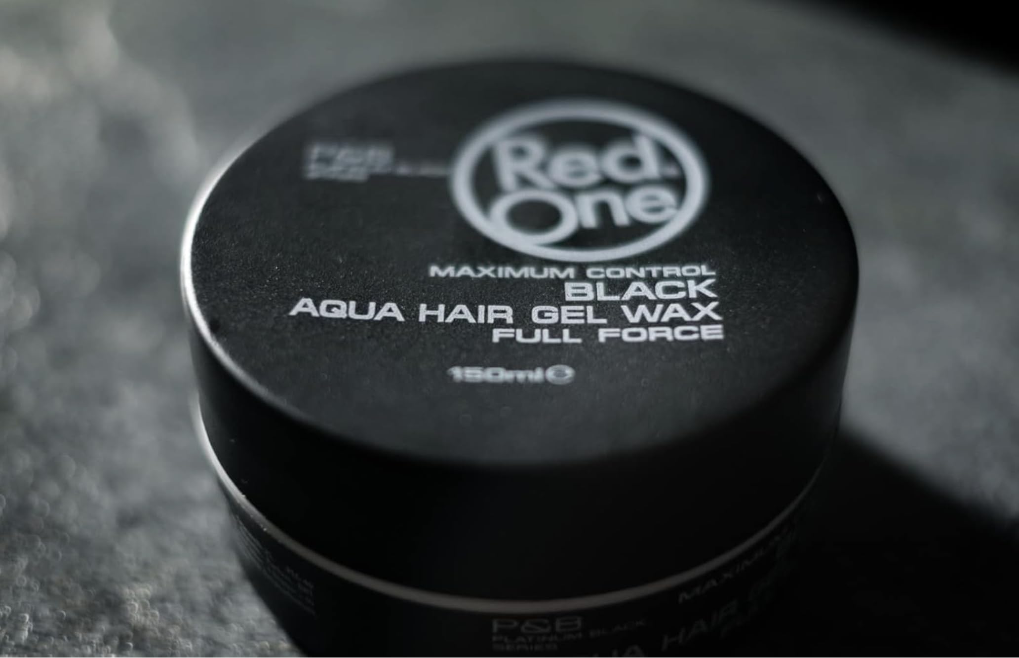 Red One Aqua Hair Gel Wax per Profesionali, Nero, Per Creare UnLook Perfect, 150 ml
| Red One Aqua Hair Gel Wax, Nero, 