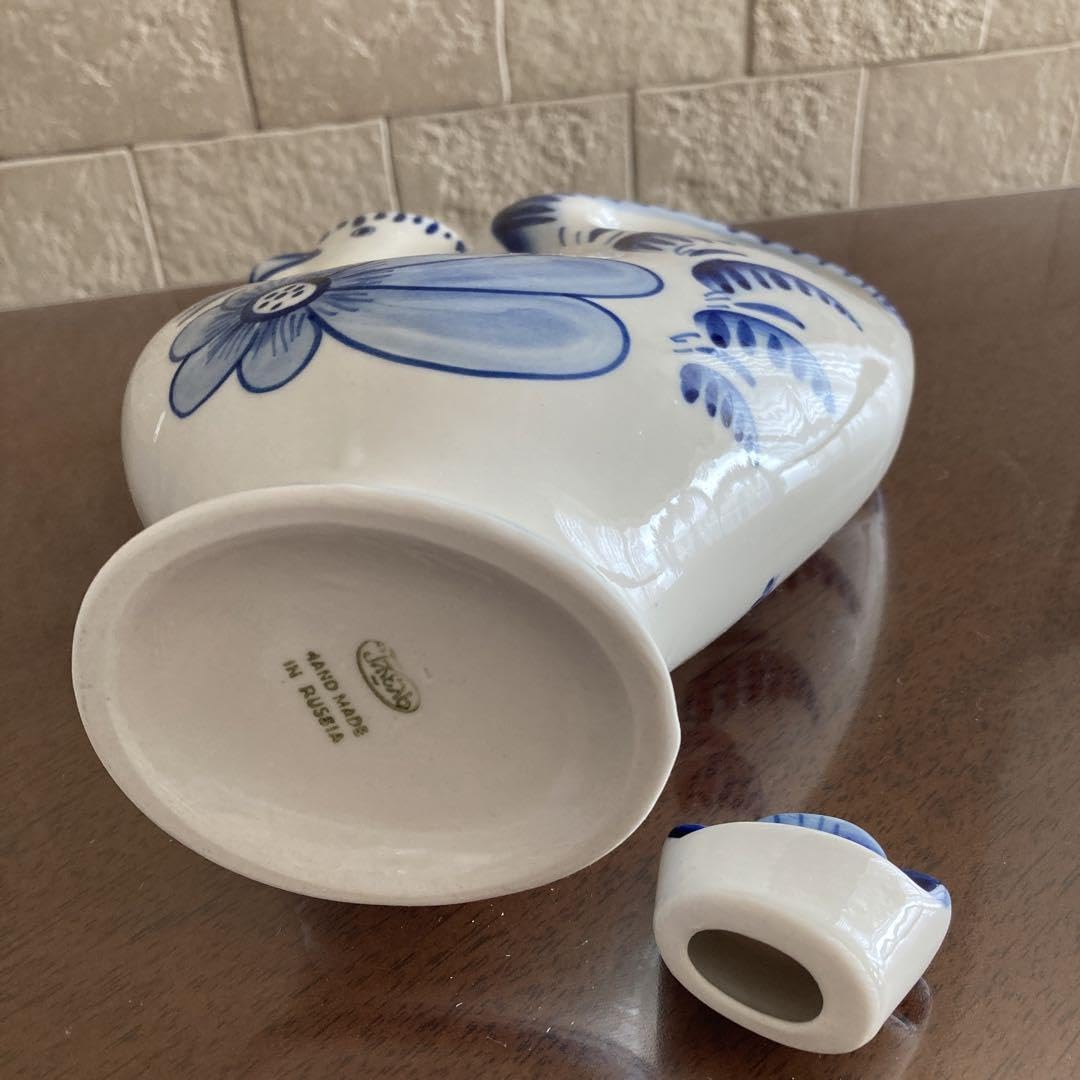 グジェリ 陶器　鴨を抱いた女性 箱付 ロシア製　正規品 グジェリ 陶器 鴨を抱いた女性 箱付 ロシア製 正規品